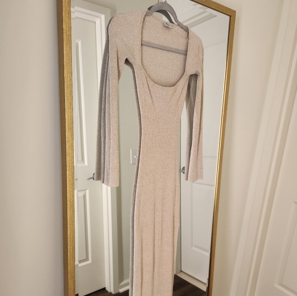 Oh Polly SIGNE Long Sleeve Cut Out Maxi Dress - Picture 2 of 8